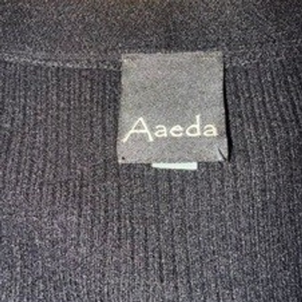 Black Aaeda Cardigan with White Floral Embroidery Wide Sleeves‎ - Picture 3 of 4